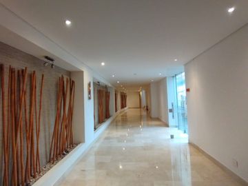 apartamento en venta en cristales. Cod V11515