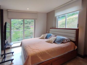 apartamento en venta en cristales. Cod V11515