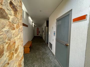 apartamento en venta en cristales. Cod V11515
