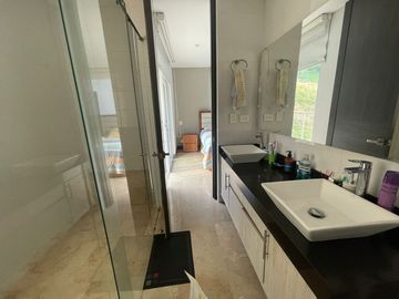 apartamento en venta en cristales. Cod V11515