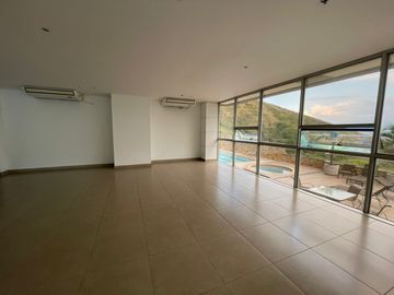 apartamento en venta en cristales. Cod V11515