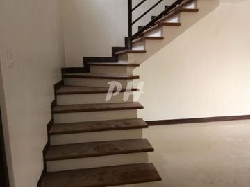 Comfy Townhouse for Sale in Fairview PH1044