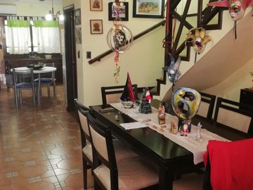 Triplex de 4 amb. En excelente zona Residencial de Ramos Mejía, Barrio Don Bosco.