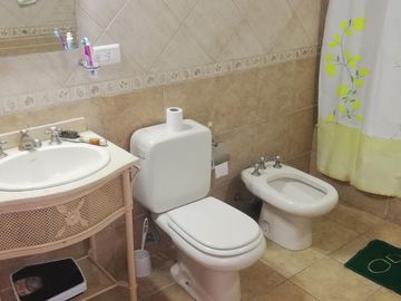 Triplex de 4 amb. En excelente zona Residencial de Ramos Mejía, Barrio Don Bosco.