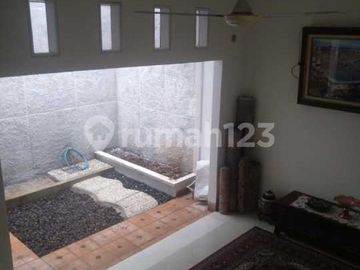 Dijual Rumah 2 Lantai, Hook di Nusaloka BSD