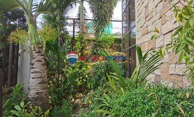 For Sale: 6BR Family House in Kawilihan Village in Pasig City