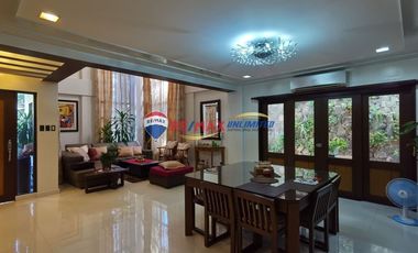 For Sale: 6BR Family House in Kawilihan Village in Pasig City