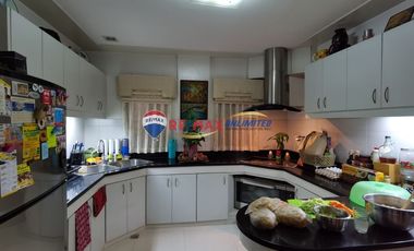 For Sale: 6BR Family House in Kawilihan Village in Pasig City