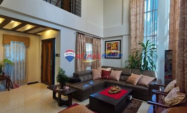 For Sale: 6BR Family House in Kawilihan Village in Pasig City