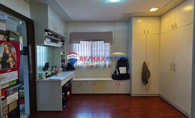 For Sale: 6BR Family House in Kawilihan Village in Pasig City