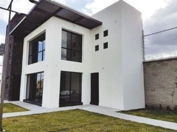 Casa en renta y venta en San Mateo