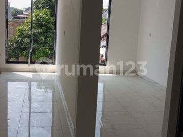 Dijual Rumah Baru Jakarta Barat ,Kav Dki Siap Huni