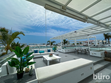 CASA EN TERCERA FILA PLAYA DEL SOL EN VENTA CON 4 DORMITORIOS Y GRAN TERRAZA