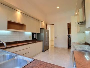 RUMAH dgn S.POOL dan TAMAN at Jl KEMANG SELATAN, JAKSEL