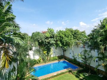 RUMAH dgn S.POOL dan TAMAN at Jl KEMANG SELATAN, JAKSEL
