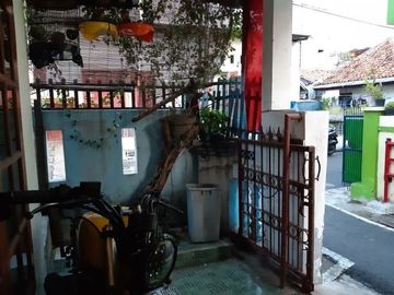 Rumah Hoek di Jl. Taruna Serdang Kemayoran, Jakarta Pusat