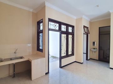 SIDOARJO Rumah Tengah Kota Dekat Alun Alun