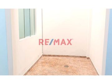 🏡 Descubre tu nuevo hogar en Chiclayo 🌟

Te presentamos un acogedor departamento 🚪 de un solo piso con cochera, perfectamente diseñado para combinar