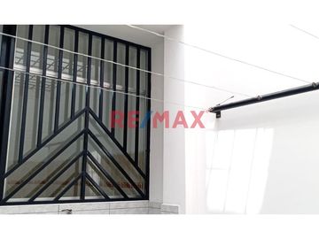 🏡 Descubre tu nuevo hogar en Chiclayo 🌟

Te presentamos un acogedor departamento 🚪 de un solo piso con cochera, perfectamente diseñado para combinar
