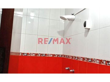 🏡 Descubre tu nuevo hogar en Chiclayo 🌟

Te presentamos un acogedor departamento 🚪 de un solo piso con cochera, perfectamente diseñado para combinar