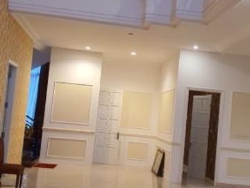 RUMAH 2 LANTAI MEWAH SUTERA BUANA ALAM SUTERA HARGA NEGO DEKAT TOL
