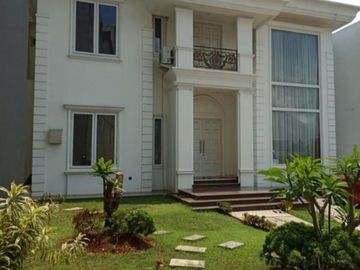 RUMAH 2 LANTAI MEWAH SUTERA BUANA ALAM SUTERA HARGA NEGO DEKAT TOL