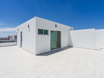 Casa en Lomas de Juriquilla con Terraza  y Roof Garden  J2