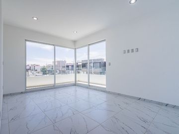 Casa en Lomas de Juriquilla con Terraza  y Roof Garden  J2