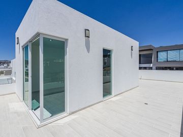 Casa en Lomas de Juriquilla con Terraza  y Roof Garden  J2