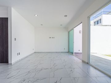Casa en Lomas de Juriquilla con Terraza  y Roof Garden  J2