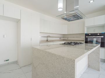 Casa en Lomas de Juriquilla con Terraza  y Roof Garden  J2