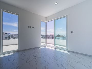 Casa en Lomas de Juriquilla con Terraza  y Roof Garden  J2