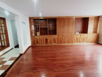 apartamento en venta en rosales. Cod V4735