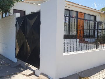 Casa en Venta en Los Perales con Cerro Grande