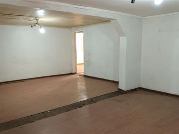 Bodega en venta Calle Catedral Sector Poligono Quinta Normal