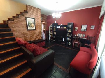 Venta PH tipo casa 4 ambientes Villa Luzuriaga