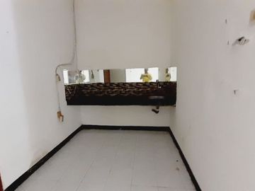 Rumah di Babatan Mukti Wiyung Dekat Gate Carport 2 Mobil