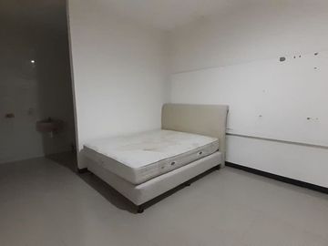 Rumah di Babatan Mukti Wiyung Dekat Gate Carport 2 Mobil