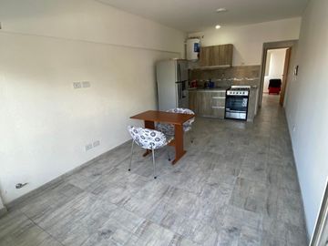 Excelente Departamento de 2 ambientes con cochera. Morón