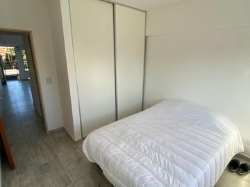 Excelente Departamento de 2 ambientes con cochera. Morón
