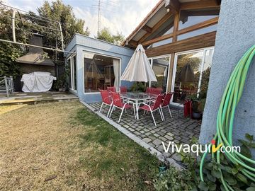 Casa en venta de 5 dorm. en Las Condes