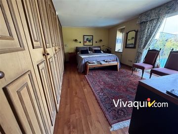 Casa en venta de 5 dorm. en Las Condes