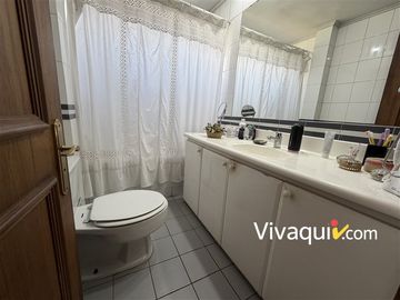 Casa en venta de 5 dorm. en Las Condes