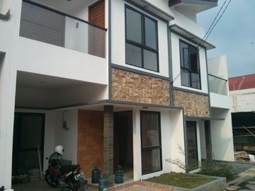 Rumah 2 lantai dalam cluster di jagakarsa