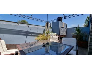 Departamento tres ambientes. Stella Maris. Terraza y parrilla.