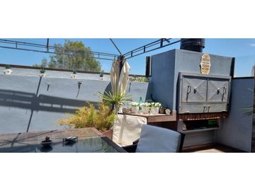 Departamento tres ambientes. Stella Maris. Terraza y parrilla.