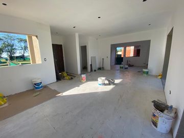 Ricordi Negocios Inmobiliarios, Casa en Santa Lucia, Pilar del este!