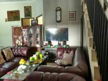 Rumah 2 Lantai Siap Huni Kebraon Indah Permai Surabaya