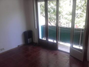Depto 3 ambientes en lamadrid y colon