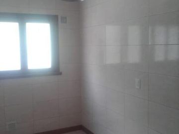 Depto 3 ambientes en lamadrid y colon
